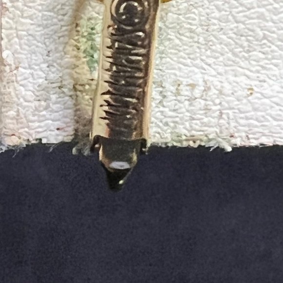 Vintage Sarah Coventry Gold Tone Amethyst Clip On Earrings (3070) - Picture 5 of 6